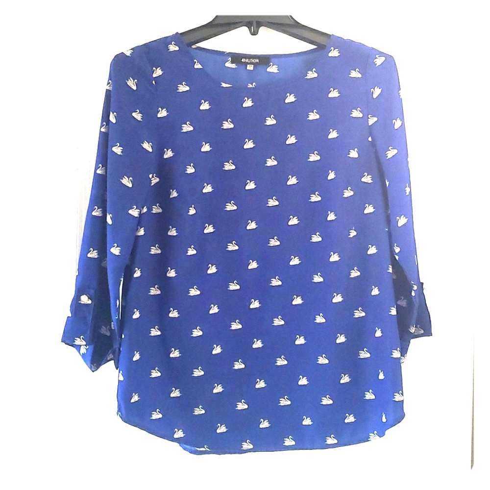 Swan print blouse with pearl button detail